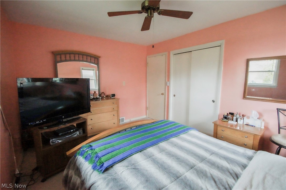 5010 Fairlawn Road Cleveland, OH 44124 - Photo 11 of 24 Master Bedroom with double closet