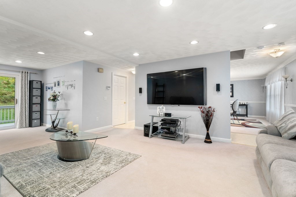 43 Cheyenne Road Worcester, MA 01606 - Photo 11 of 42 Gallery Image 11