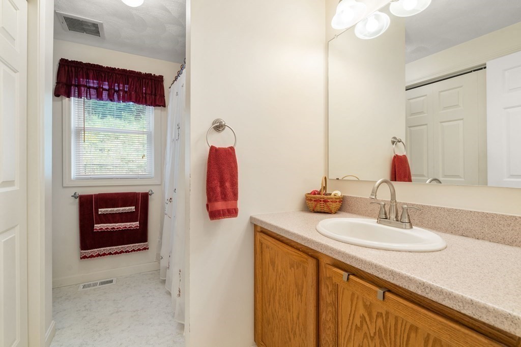 43 Cheyenne Road Worcester, MA 01606 - Photo 32 of 42 Gallery Image 32