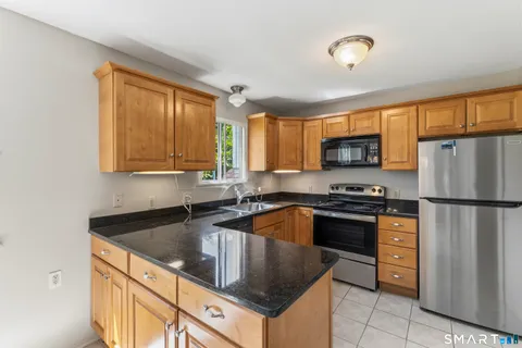 $275,000 | 471 Heritage Village, Unit B, Southbury, CT 06488