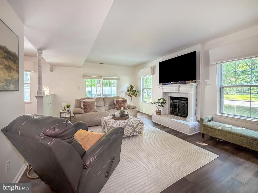 152 Aspen Road Yardley, PA 19067 - Photo 19 of 42 Family Room