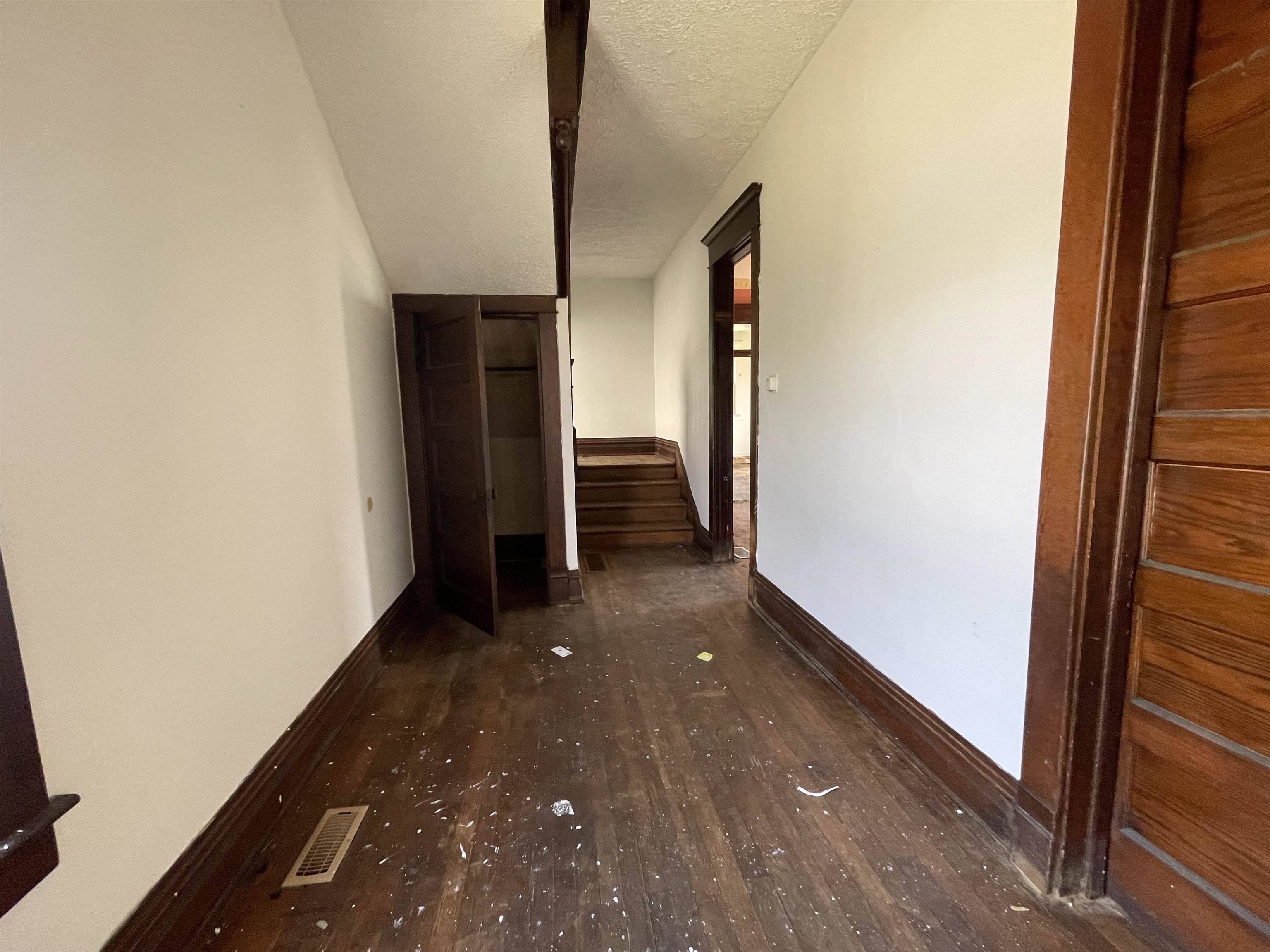 315 Ringo Street Ashland, KY 41101 - Photo 8 of 13