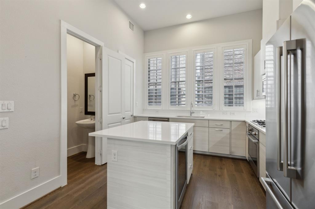 14955 Oak Street Addison, TX 75001 - Photo 7 of 39