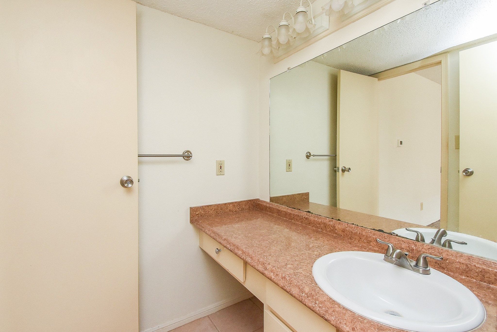 7575 Cambridge Street, Unit 1004 Houston, TX 77054 - Photo 24 of 32