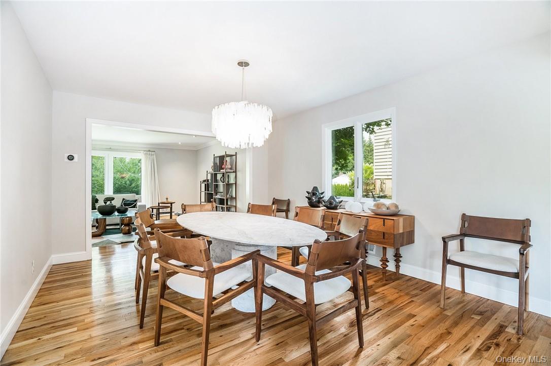 4 Parkfield Road Scarsdale, NY 10583 - Photo 4 of 33 Spacious dining room, plenty of space for wonderful gatherings!
