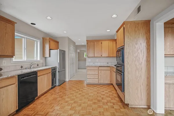 $790,000 | 126 Cormorant Drive, Steilacoom, WA 98388