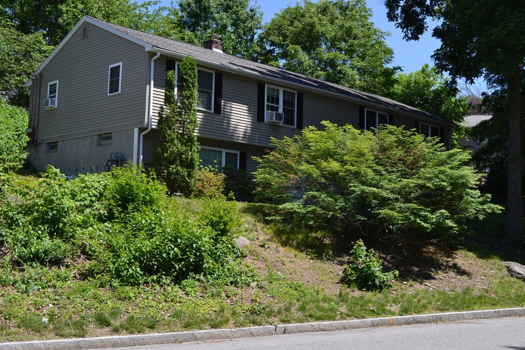 40 Brooks Street Worcester, MA 01606 - Photo 1 of 14