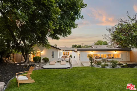 $2,495,000 | 6364 West 77th Street, Los Angeles, CA 90045