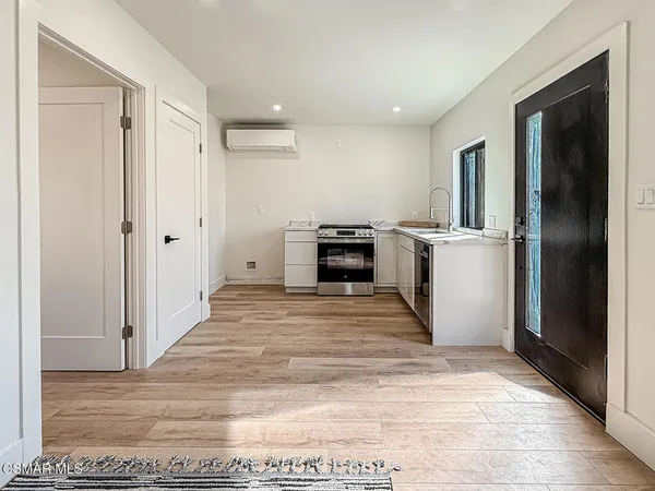 $1,275,000 | 7530 Gaviota Avenue, Van Nuys, CA 91406