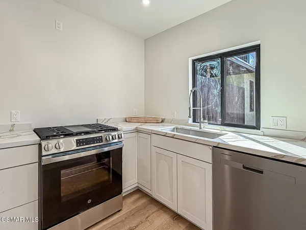 $1,275,000 | 7530 Gaviota Avenue, Van Nuys, CA 91406