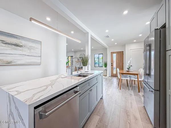 $1,275,000 | 7530 Gaviota Avenue, Van Nuys, CA 91406
