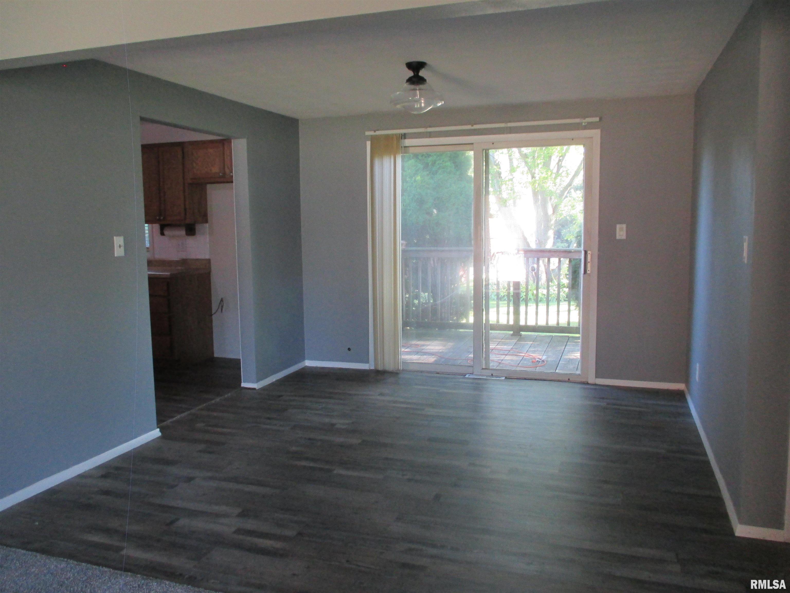 5216 West Airways Road Peoria, IL 61607 - Photo 11 of 31 Gallery Image 11