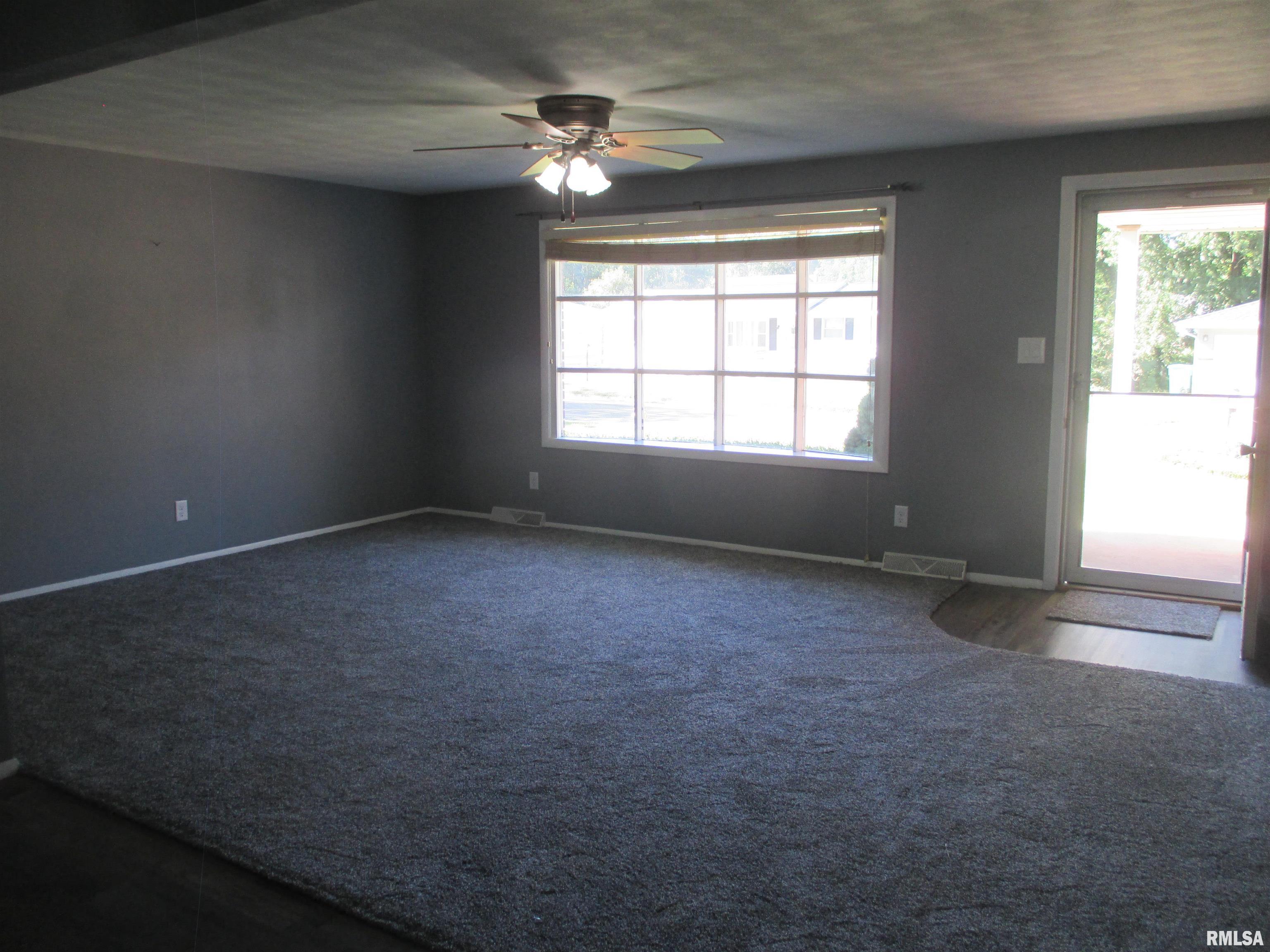5216 West Airways Road Peoria, IL 61607 - Photo 9 of 31 Gallery Image 9