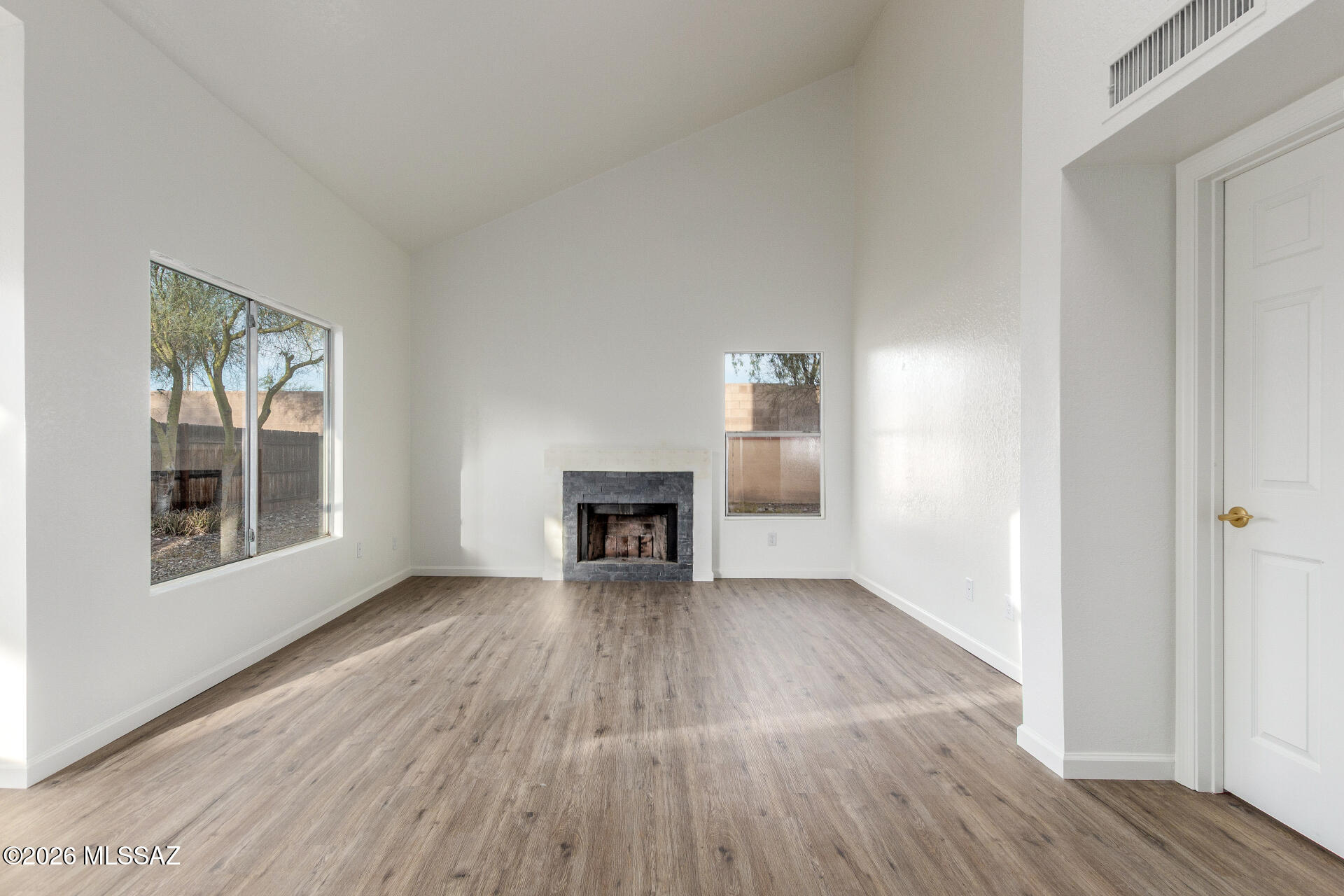 4730 North Laird Way Tucson, AZ 85705 - Photo 3 of 24