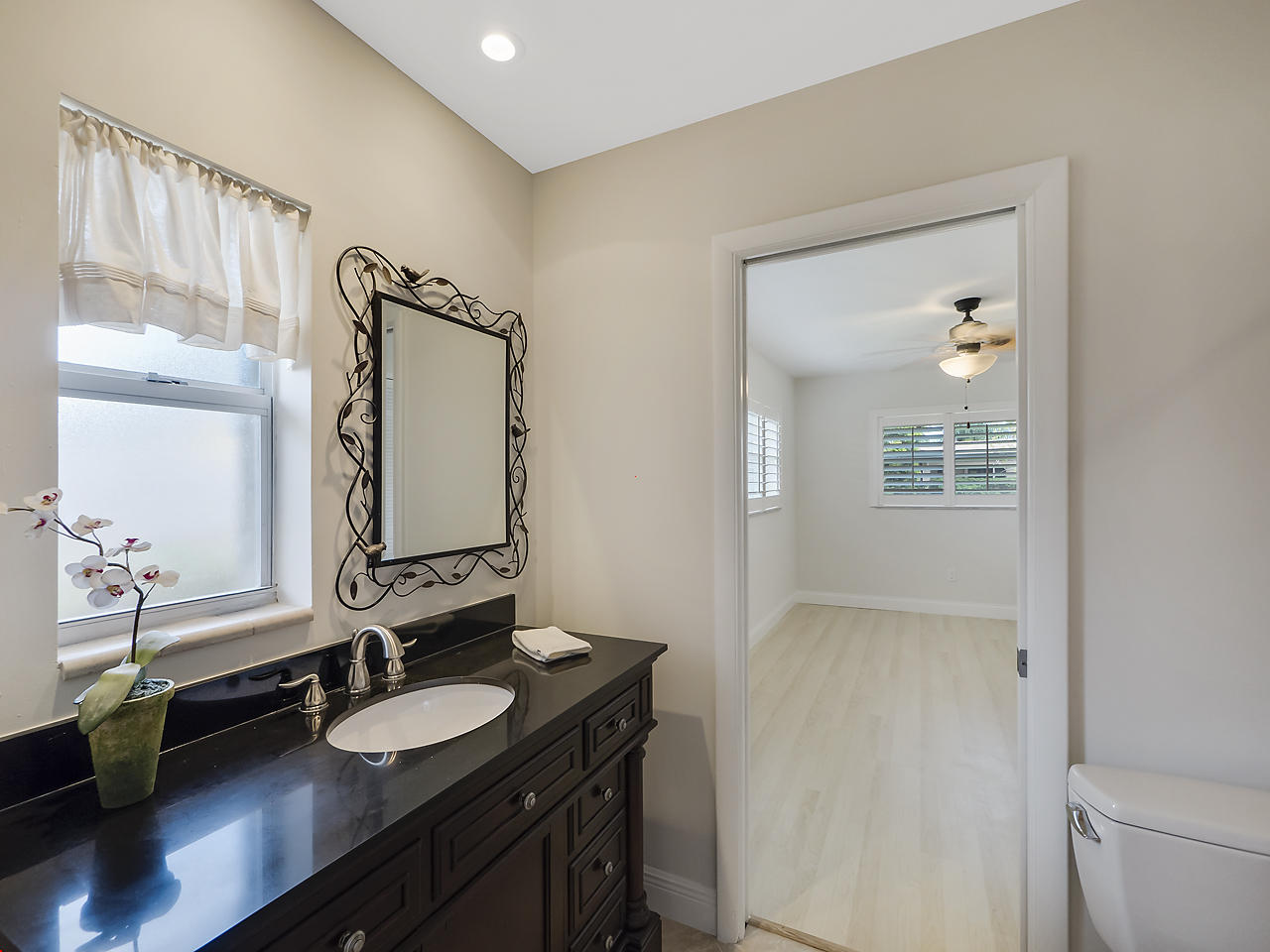 370 Northwest 11th Avenue Boca Raton, FL 33486 - Photo 14 of 21 Guest Bath