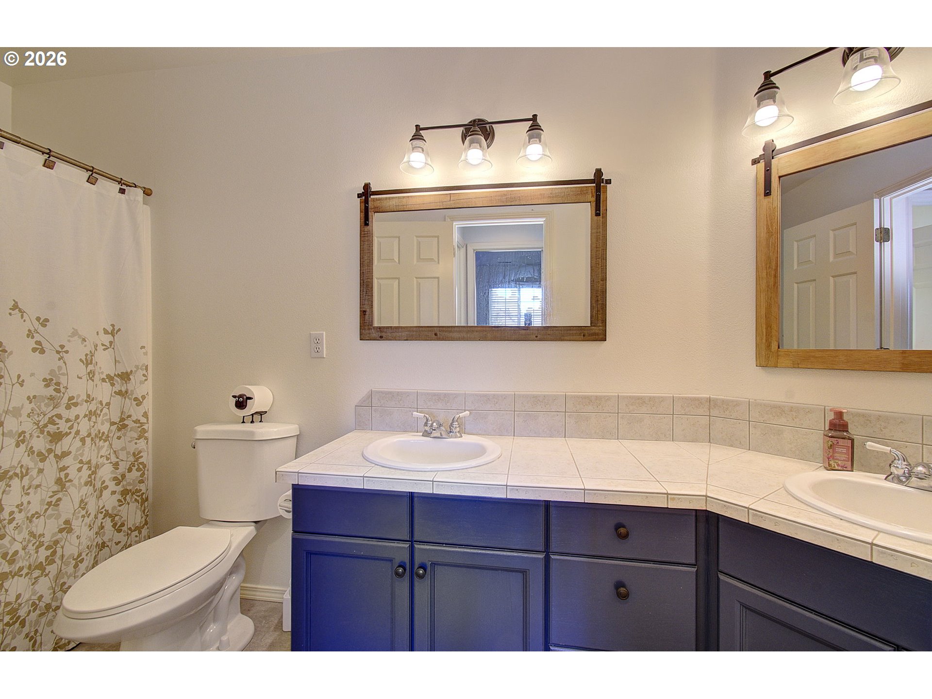 2805 Northeast 172nd Street Ridgefield, WA 98642 - Photo 31 of 44 Bathroom