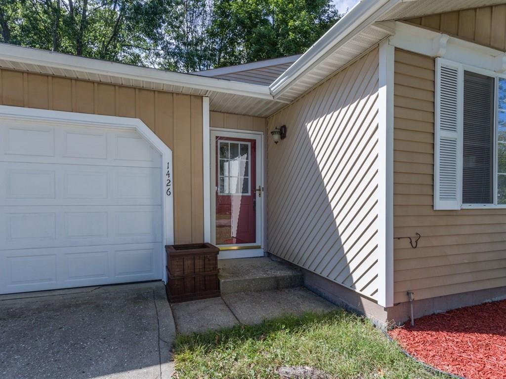 1426 Lansdowne Road Indianapolis, IN 46234 - Photo 2 of 20 Gallery Image 2