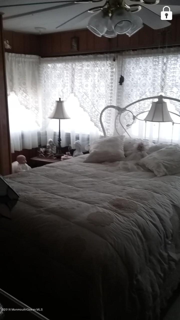 34 Village Road Morganville, NJ 07751 - Photo 2 of 10 Screenshot_20161029-121834