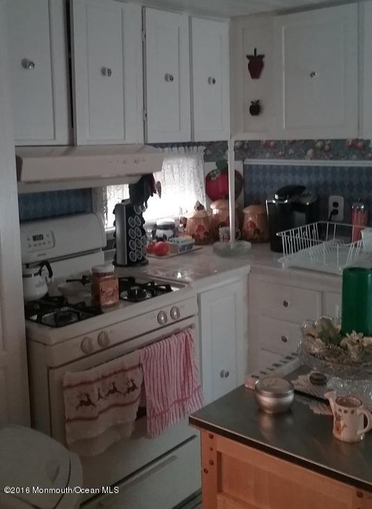 34 Village Road Morganville, NJ 07751 - Photo 9 of 10 3