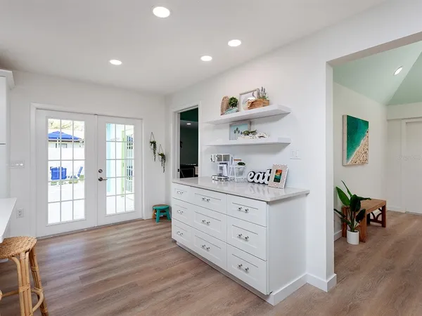 $4,500 | 3049 Wood Street, Sarasota, FL 34237