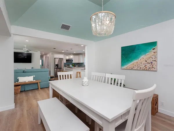 $4,500 | 3049 Wood Street, Sarasota, FL 34237