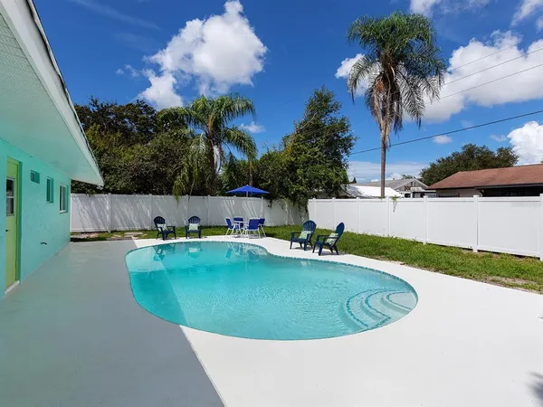 $4,500 | 3049 Wood Street, Sarasota, FL 34237