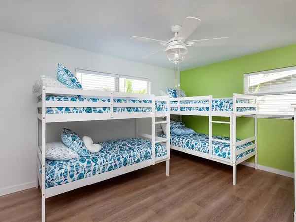 $4,500 | 3049 Wood Street, Sarasota, FL 34237