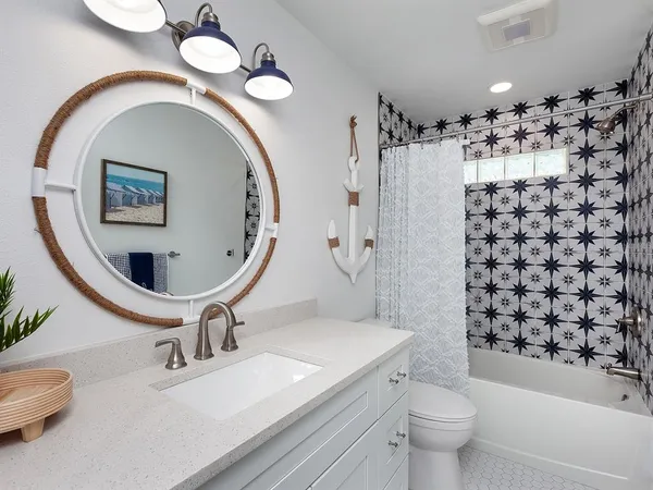 $4,500 | 3049 Wood Street, Sarasota, FL 34237