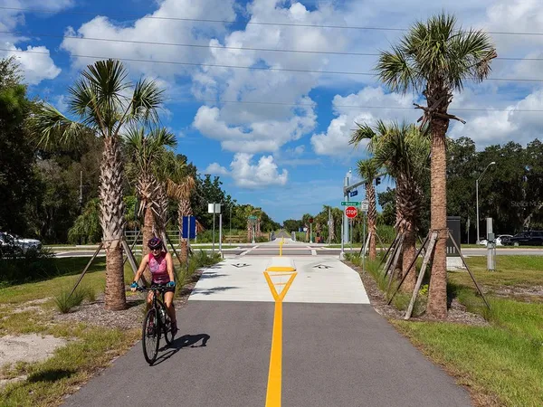 $4,500 | 3049 Wood Street, Sarasota, FL 34237