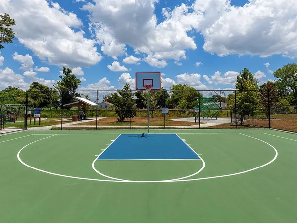 $4,500 | 3049 Wood Street, Sarasota, FL 34237