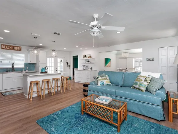 $4,500 | 3049 Wood Street, Sarasota, FL 34237