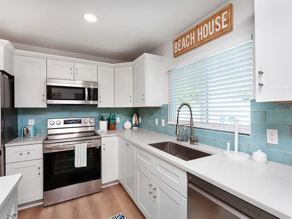 $4,500 | 3049 Wood Street, Sarasota, FL 34237