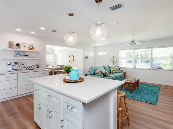 $4,500 | 3049 Wood Street, Sarasota, FL 34237