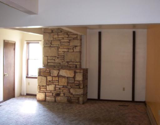 122 Mankey Road Washington, PA 15301 - Photo 5 of 8 Den/Family/Great Room.