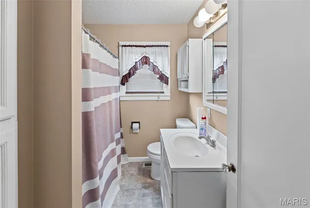 $93,000 | 608 Milton Road, Alton, IL 62002