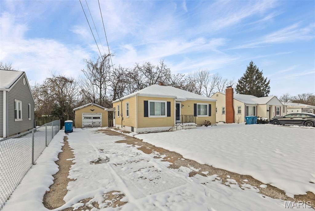 608 Milton Road Alton, IL 62002 - Photo 2 of 23