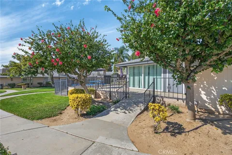 $349,900 | 2891 Canyon Crest, Unit 32, Riverside, CA 92507