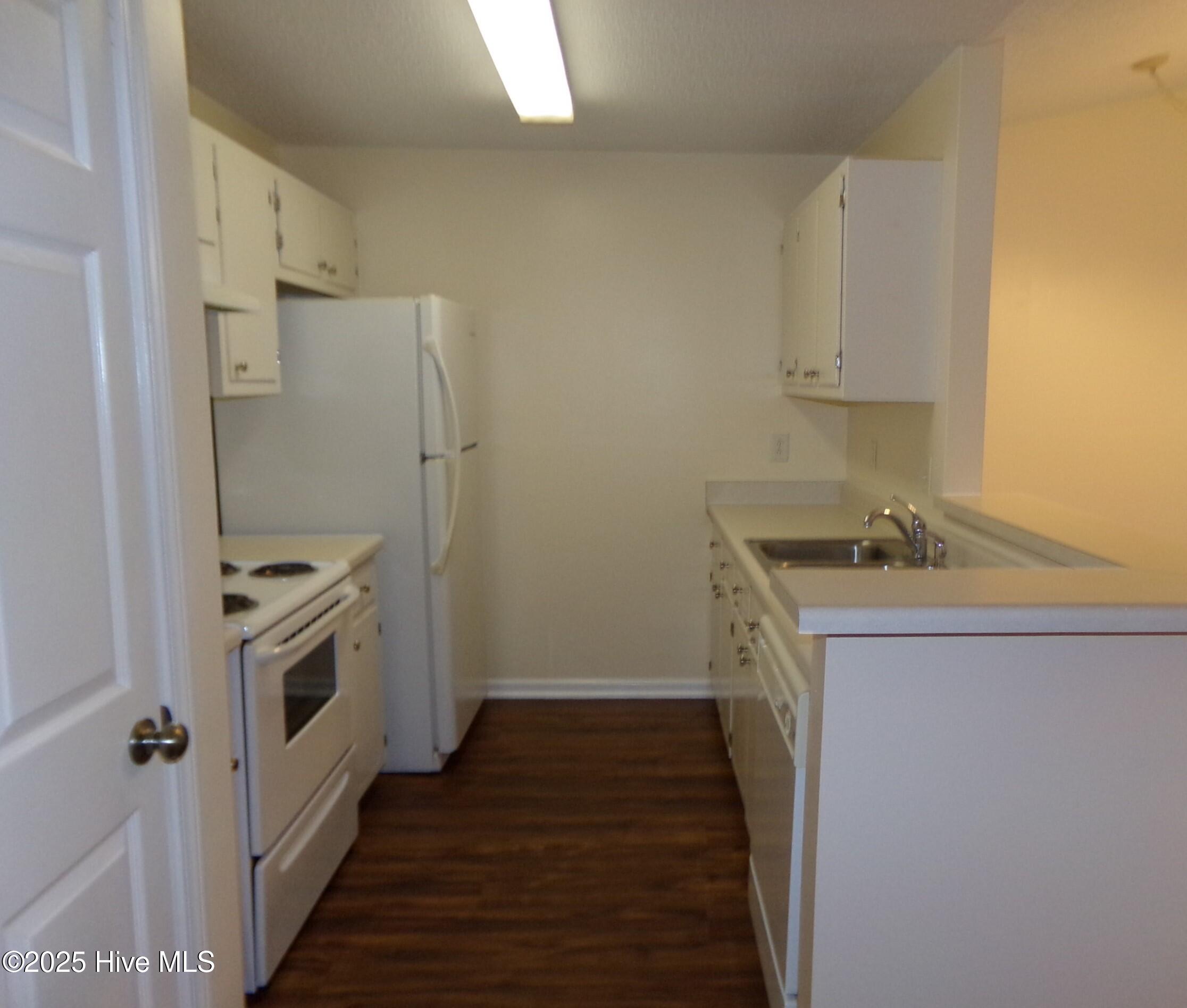 115 Jerrett Lane Havelock, NC 28532 - Photo 4 of 20 100_0335