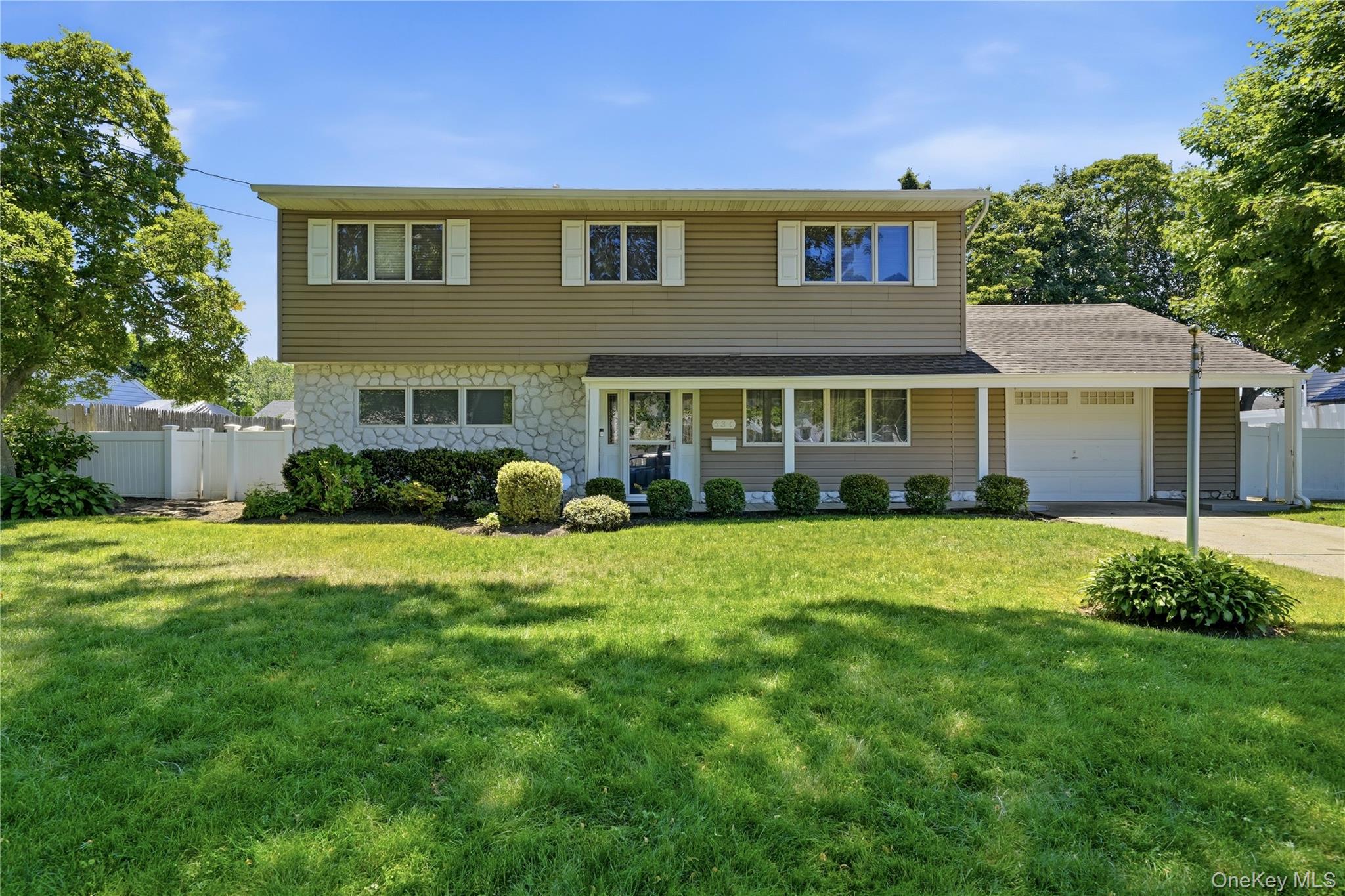634 Morrison Street Babylon, NY 11702 - Photo 1 of 33