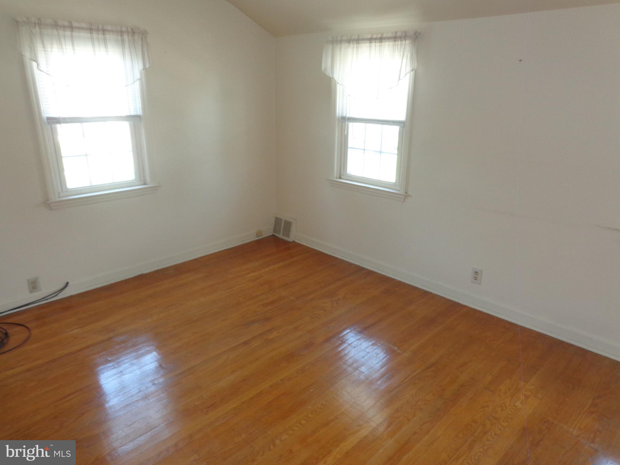 363 Holmes Road Holmes, PA 19043 - Photo 9 of 12
