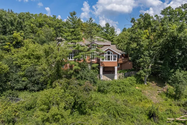 $925,000 | 1460 Geneva Club Place, Geneva, WI 53147