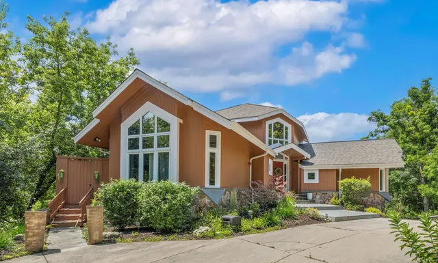 $925,000 | 1460 Geneva Club Place, Geneva, WI 53147