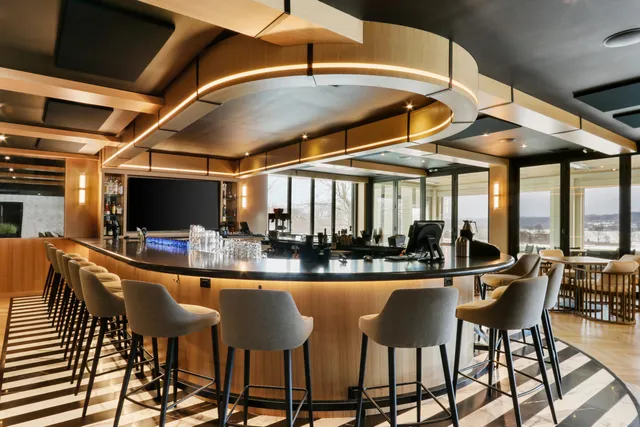 $925,000 | 1460 Geneva Club Place, Geneva, WI 53147