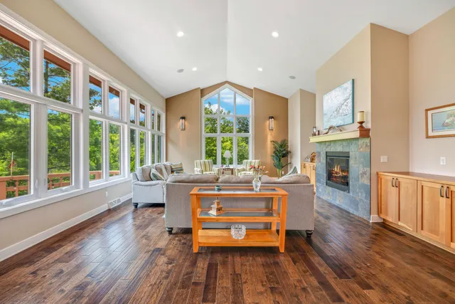 $925,000 | 1460 Geneva Club Place, Geneva, WI 53147