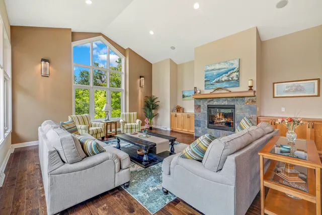 $925,000 | 1460 Geneva Club Place, Geneva, WI 53147