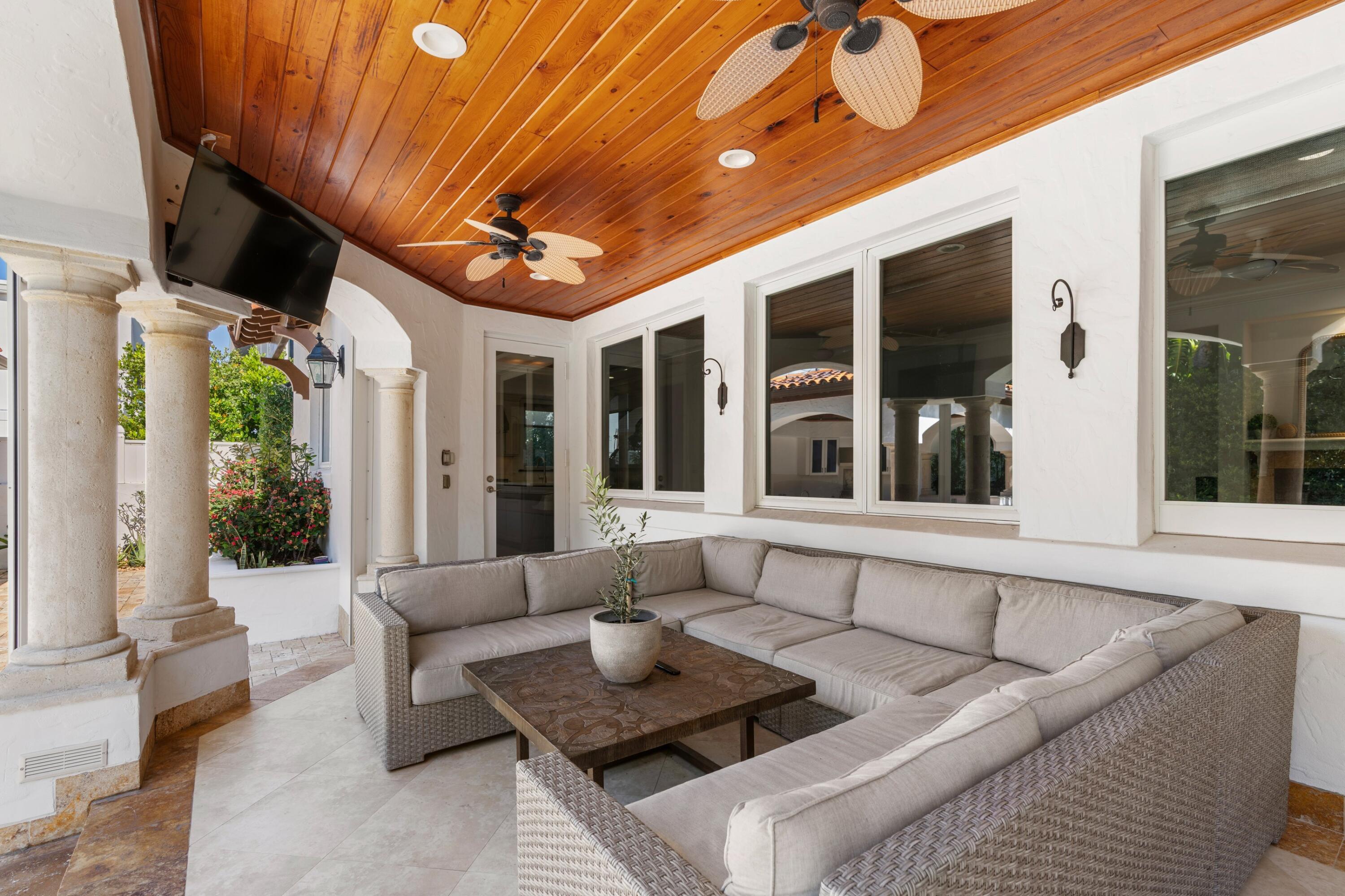 901 Northwest 4th Court Boca Raton, FL 33432 - Photo 9 of 48 Lanai Screened