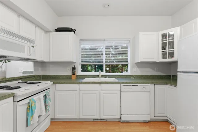 $550,000 | 5705 200th Street Southwest, Unit D, Lynnwood, WA 98036