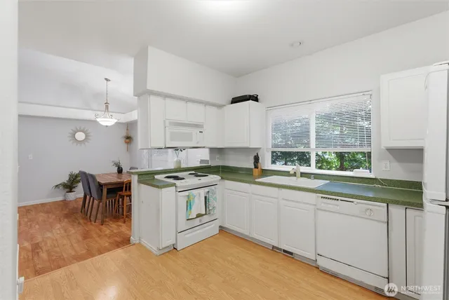 $550,000 | 5705 200th Street Southwest, Unit D, Lynnwood, WA 98036