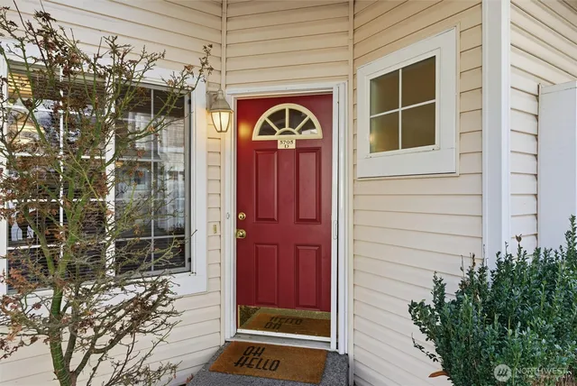 $550,000 | 5705 200th Street Southwest, Unit D, Lynnwood, WA 98036