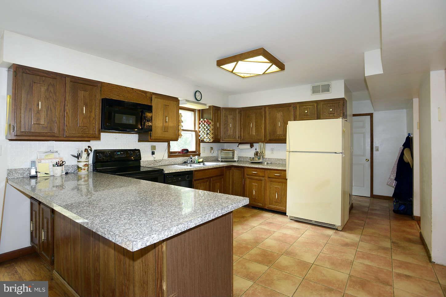 3033 Daisy Road Woodbine, MD 21797 - Photo 10 of 27 Kitchen